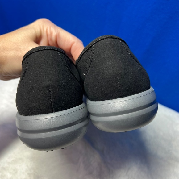 NIB/NWT🤩 |•CLARKS•| CLOUDSTEPPERS Comfort Slip On Black Shoes Size 9 1/2 - Picture 4 of 15